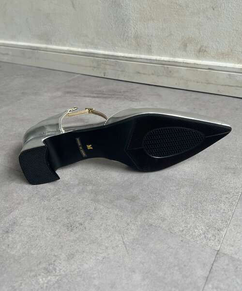 Thevon（ゼボン）の「ポインテッドVカットパンプス（パンプス・レディース・シルバー/ブラック・M/L）」の19枚目の写真
