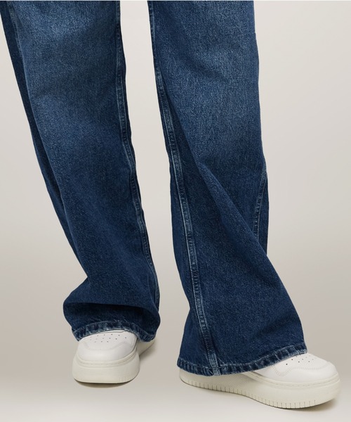 tommy jeans（トミー ジーンズ）の「ダンガリーオーバーオール（サロペット/オーバーオール・レディース・ブルー・MEDIUM/X-SMALL/SMALL）」の3枚目の写真