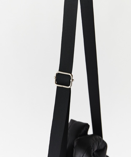 Chick（チック）の「2way Padded Quilting Shoulder Bag / 2WAYパデッドキルティングショルダーバッグ（トートバッグ・レディース・シルバー/ブラック・FREE）」の13枚目の写真