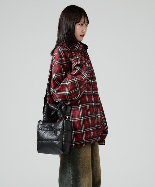 Chick（チック）の「2way Padded Quilting Shoulder Bag / 2WAYパデッドキルティングショルダーバッグ（トートバッグ・レディース・シルバー/ブラック・FREE）」の7枚目の写真
