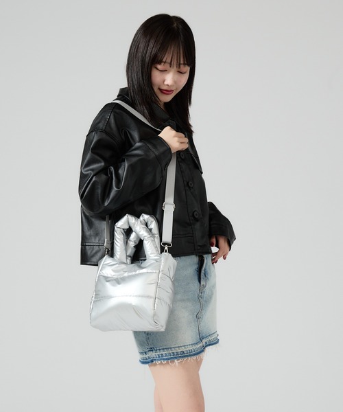 Chick（チック）の「2way Padded Quilting Shoulder Bag / 2WAYパデッドキルティングショルダーバッグ（トートバッグ・レディース・シルバー/ブラック・FREE）」の10枚目の写真