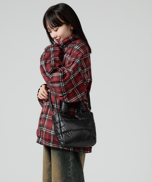 Chick（チック）の「2way Padded Quilting Shoulder Bag / 2WAYパデッドキルティングショルダーバッグ（トートバッグ・レディース・シルバー/ブラック・FREE）」の5枚目の写真