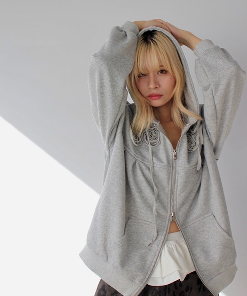 SANSeLF(サンセルフ)の「ローズモチーフダブルジップフーディー【SANSeLF】 sanw24a062(パーカー・レディース・ブラック/グレー・FREE)」の4枚目の写真