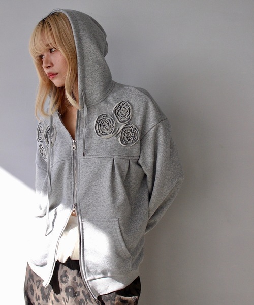 SANSeLF(サンセルフ)の「ローズモチーフダブルジップフーディー【SANSeLF】 sanw24a062(パーカー・レディース・ブラック/グレー・FREE)」の8枚目の写真