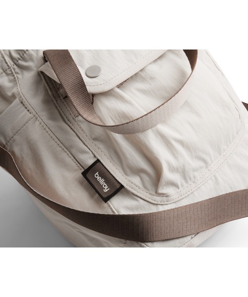 entre square(アントレスクエアー)の「Bellroy/ハンドバック/ショルダーバッグ Cinch Bucket Bag(ショルダーバッグ・メンズ・オートミール/ライトグリーン/パープル・ONE SIZE/ONESIZE)」の12枚目の写真