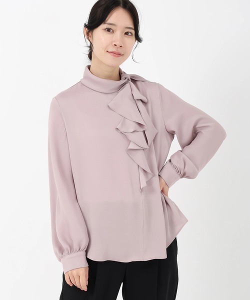 STRAWBERRY-FIELDS(ストロベリーフィールズ)の「セレモニー・オフィスシーンにおすすめなアイテム ラッフルリボンブラウス(シャツ/ブラウス・レディース・グレイッシュブルー/グレー/オフホワイト/ピンクベージュ/ネイビー/グレイッシュベージュ/ライトブルー/ピンク/ボルドー/チャコールグレー/キャメル/スモークピンク/ミント・2)」の12枚目の写真