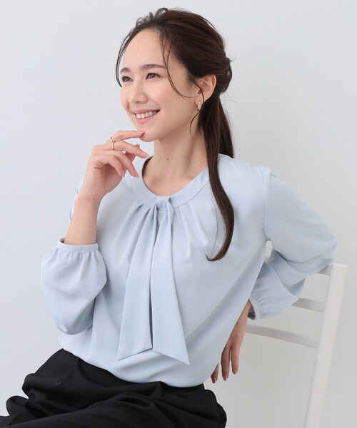 DRESKIP（ドレスキップ）の「イージーケア ボウタイブラウス（シャツ/ブラウス・レディース・オフホワイト/サックスブルー/ブラック・02/01/04/03）」の3枚目の写真