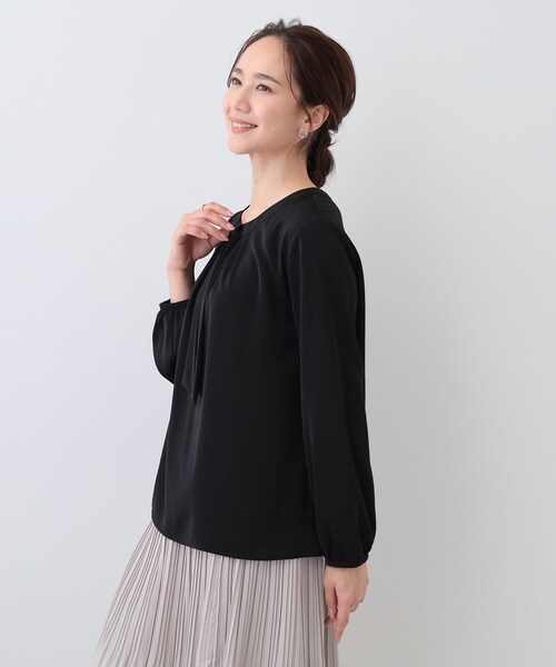 DRESKIP（ドレスキップ）の「イージーケア ボウタイブラウス（シャツ/ブラウス・レディース・オフホワイト/サックスブルー/ブラック・02/01/04/03）」の9枚目の写真