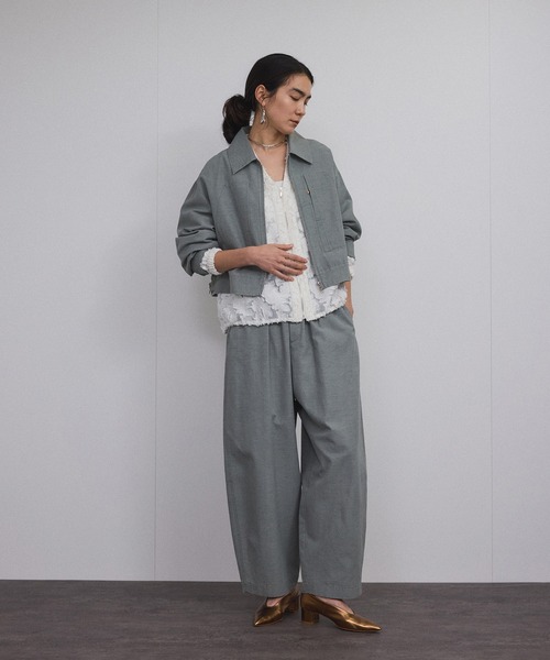 SALON adam et rope'（サロン アダム エ ロペ）の「フラワーフリルジレ（ベスト・レディース・オフホワイト/ブラック・FREE）」の4枚目の写真