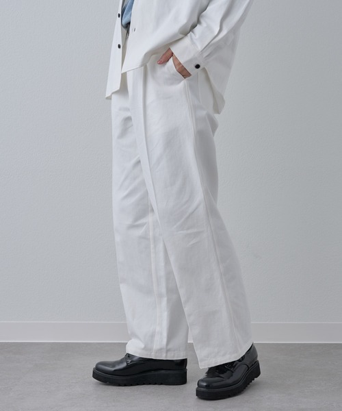 COLONY 2139(コロニートゥーワンスリーナイン)の「マイクロツイルインタックチノパンツ(チノパンツ・メンズ・ホワイト/ブラック・LARGE/MEDIUM)」の7枚目の写真