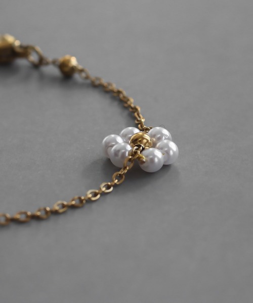 abaskdesign（アバスクデザイン）の「金属アレルギー対応  パールフラワーブレスレット（ブレスレット・レディース・ゴールド・FREE）」の4枚目の写真