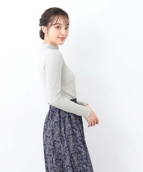 LAURA ASHLEY(ローラアシュレイ)の「【定番人気トップス】メロウエラスティックタートル(Tシャツ/カットソー・レディース・ライトグレー/ブラック/オフホワイト・40/38)」の17枚目の写真