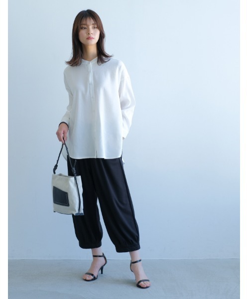 aquagarage(アクアガレージ)の「やわらかバルーンパンツ(その他パンツ・レディース・ブラック/グレイッシュベージュ/カーキ・L/LL/M)」の6枚目の写真