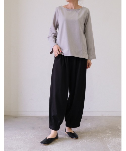 aquagarage(アクアガレージ)の「やわらかバルーンパンツ(その他パンツ・レディース・ブラック/グレイッシュベージュ/カーキ・L/LL/M)」の4枚目の写真