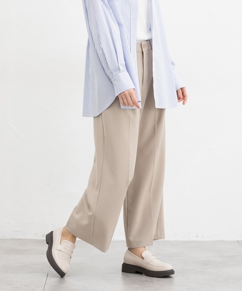 Honeys(ハニーズ)の「ワイドストレートパンツ(スラックス・レディース・ベージュ/ダークグリーン系/ブラック/アイボリー/杢グレー・S/M/LL/L/3L)」の17枚目の写真