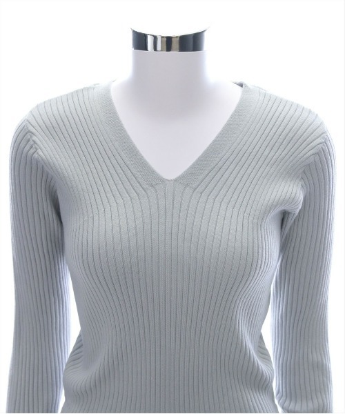 CLEAR BASIC（クリアベーシック）の「ハートボタンＶネックニットトップス[大人綺麗目 骨格ストレート]≪再入荷≫（ニット/セーター・レディース・グレー/アイボリー/ブラック・F）」の18枚目の写真