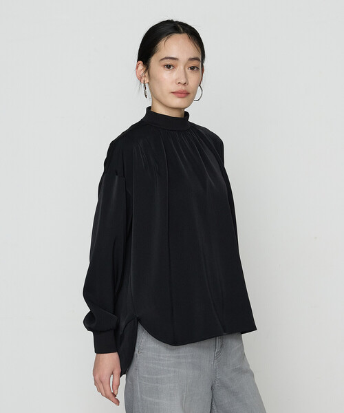 K.T KIYOKO TAKASE(キヨコタカセ)の「起毛ストレッチサテン リブギャザープルオーバー(Tシャツ/カットソー・レディース・ホワイト/ブラック/ライトグレー/サックスブルー・9号)」の1枚目の写真