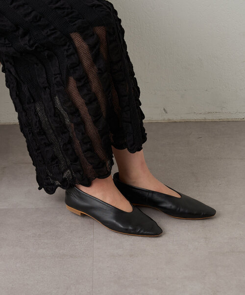 SHENERY（シーナリー）の「フラットシューズ（パンプス・レディース・ゴールド/ブラック・37/36/38）」の4枚目の写真