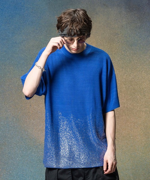 glamb(グラム)の「Glitter Short Sleeves Knit / グリッターショートスリーブニット(ニット/セーター・メンズ・ブルー/ブラック・M/L)」の5枚目の写真