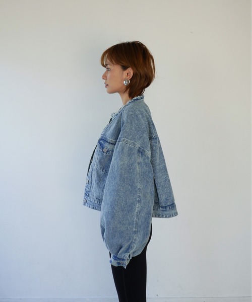 My shawty(マイシャウティー)の「cut off denim jacket(ノーカラージャケット・レディース・ライトインディゴブルー/ブラック・FREE)」の22枚目の写真
