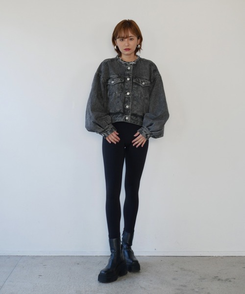 My shawty(マイシャウティー)の「cut off denim jacket(ノーカラージャケット・レディース・ライトインディゴブルー/ブラック・FREE)」の14枚目の写真