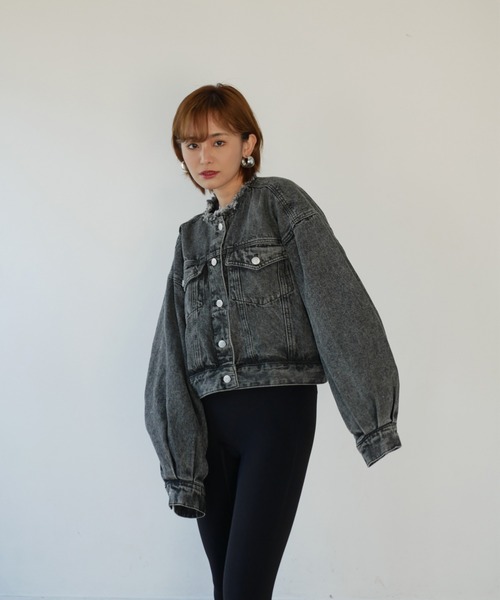 My shawty(マイシャウティー)の「cut off denim jacket(ノーカラージャケット・レディース・ライトインディゴブルー/ブラック・FREE)」の17枚目の写真
