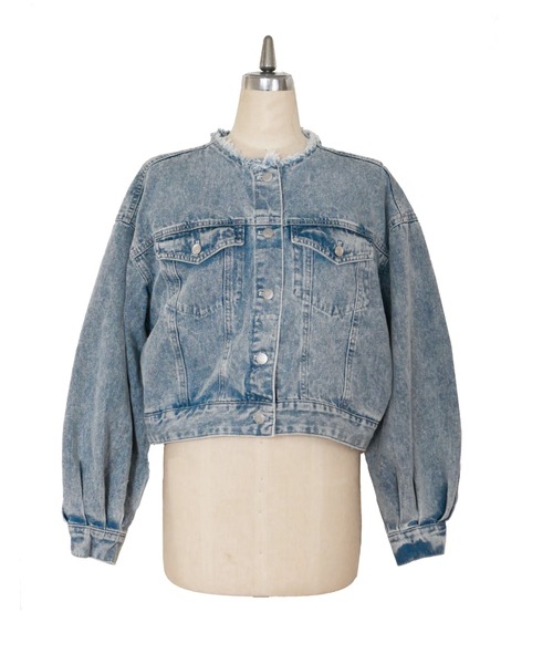 My shawty(マイシャウティー)の「cut off denim jacket(ノーカラージャケット・レディース・ライトインディゴブルー/ブラック・FREE)」の13枚目の写真