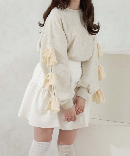 Ambre Neige（アンブルネージュ）の「tulle sleeve ribbon sweat / 袖チュールリボンスウェット（スウェット・レディース・グレー/オートミール・FREE）」の2枚目の写真