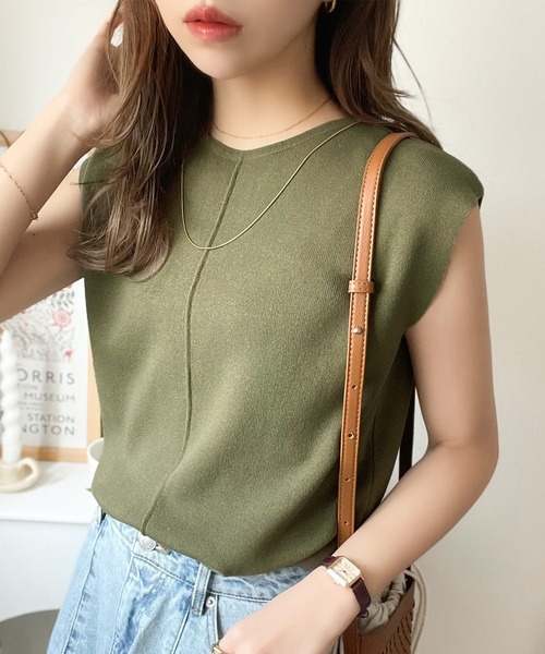 classicalelf（クラシカルエルフ）の「色違いで揃えたい！前後2wayセンターピンタック使いノースリーブサマーニット（Tシャツ/カットソー・レディース・グレイッシュベージュ/ピンク/オフホワイト/ブルー/チャコール/アイボリー/カーキ/ブラック/ベージュ・X-LARGE/SMALL/MEDIUM/LARGE）」の7枚目の写真