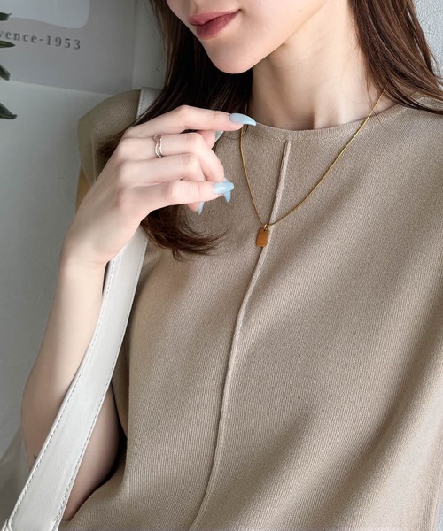 classicalelf（クラシカルエルフ）の「色違いで揃えたい！前後2wayセンターピンタック使いノースリーブサマーニット（Tシャツ/カットソー・レディース・グレイッシュベージュ/ピンク/オフホワイト/ブルー/チャコール/アイボリー/カーキ/ブラック/ベージュ・X-LARGE/SMALL/MEDIUM/LARGE）」の17枚目の写真