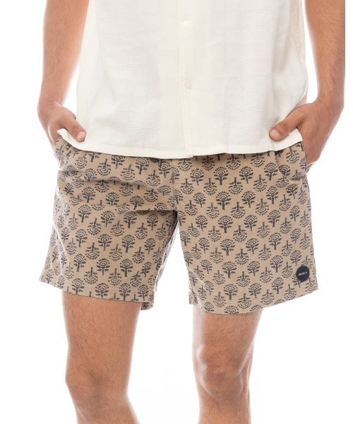 RVCA(ルーカ)の「RVCA メンズ ESCAPE ELASTIC CORD SHORT II ショートパンツ 【2025年春夏モデル】/ルーカワンポイントワッペンショートパンツ(その他パンツ・メンズ・ブラック/ブラウン系その他/パープル系その他/グレー系その他・SMALL/LARGE/X-LARGE/MEDIUM)」の3枚目の写真