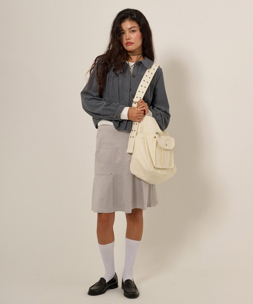 TINA:JOJUN(ティーナジョジュン)の「キャンバス バックルバッグ TINA:JOJUN(ショルダーバッグ・レディース・ライトブルー/アイボリー・F)」の6枚目の写真