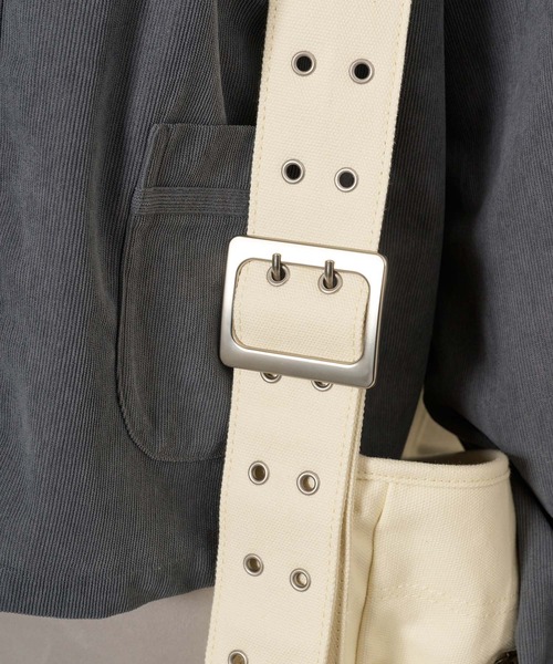 TINA:JOJUN(ティーナジョジュン)の「キャンバス バックルバッグ TINA:JOJUN(ショルダーバッグ・レディース・ライトブルー/アイボリー・F)」の10枚目の写真