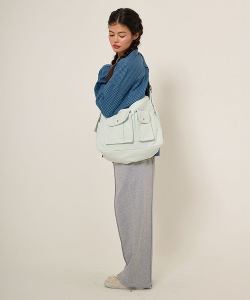 TINA:JOJUN(ティーナジョジュン)の「キャンバス バックルバッグ TINA:JOJUN(ショルダーバッグ・レディース・ライトブルー/アイボリー・F)」の14枚目の写真