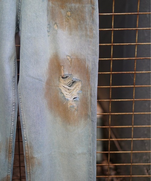 Chikashitsu +(チカシツプラス)の「【Chikashitsu +】bloody wash damage denim pants / 【チカシツプラス】ウォッシングダメージデニムパンツ(デニムパンツ・メンズ・ブルー・S/M)」の6枚目の写真