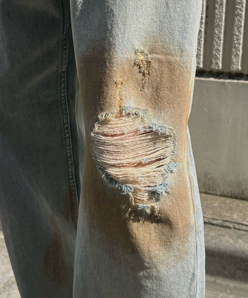 Chikashitsu +(チカシツプラス)の「【Chikashitsu +】bloody wash damage denim pants / 【チカシツプラス】ウォッシングダメージデニムパンツ(デニムパンツ・メンズ・ブルー・S/M)」の15枚目の写真