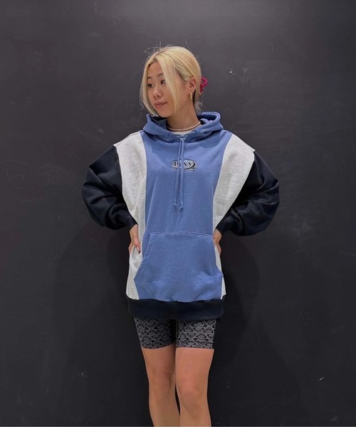 ROXY（ロキシー）の「LONG JOURNEY HOODIE /ロキシーオーバーサイズスウェットフーディ・パーカー（スウェット・レディース・グレー/ブラック/ブラック系その他・MEDIUM/LARGE/SMALL）」の3枚目の写真