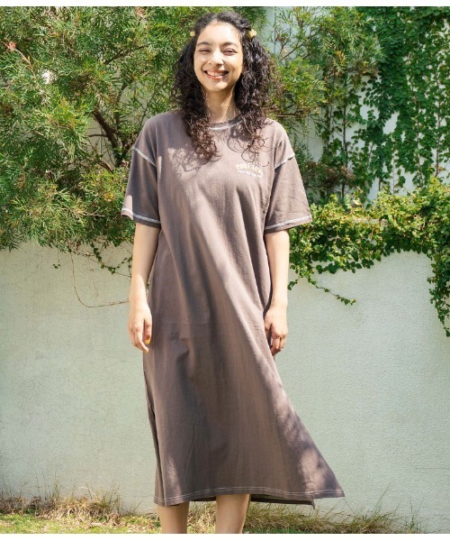 anap mimpi(アナップミンピ)の「配色ステッチ ロゴ 半袖 マキシ ロング Tシャツ ワンピース(ワンピース・レディース・オートミール/ダークグレー/ブラウン・FREE)」の9枚目の写真