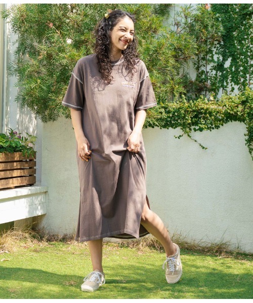 anap mimpi(アナップミンピ)の「配色ステッチ ロゴ 半袖 マキシ ロング Tシャツ ワンピース(ワンピース・レディース・オートミール/ダークグレー/ブラウン・FREE)」の10枚目の写真