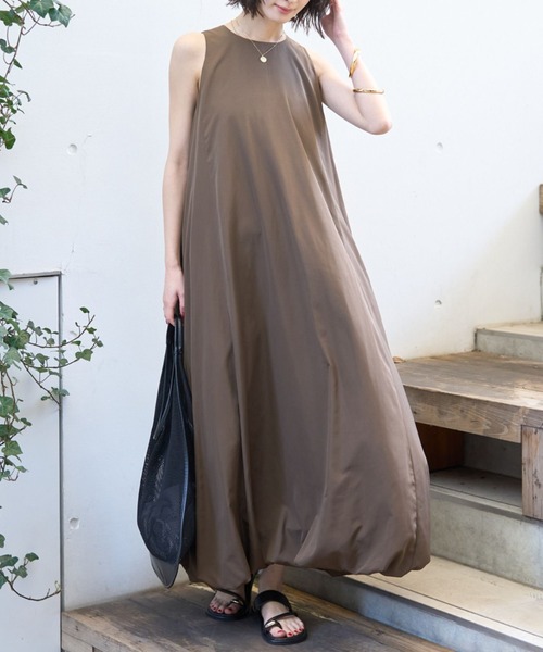 Rouge vif（ルージュヴィフ）の「ノースリーブ バルーンワンピース（ワンピース・レディース・ブラック/ブラウン・36/38）」の2枚目の写真