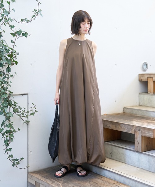 Rouge vif（ルージュヴィフ）の「ノースリーブ バルーンワンピース（ワンピース・レディース・ブラック/ブラウン・36/38）」の17枚目の写真