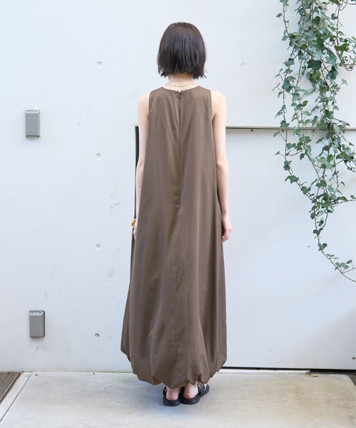 Rouge vif（ルージュヴィフ）の「ノースリーブ バルーンワンピース（ワンピース・レディース・ブラック/ブラウン・36/38）」の3枚目の写真