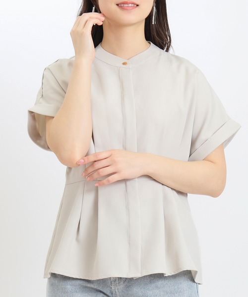 TRUDEA（トルディア）の「ドライタッチペプラムブラウス（シャツ/ブラウス・レディース・チャコールグレー/グレイッシュベージュ/ラベンダー・MEDIUM/LARGE）」の2枚目の写真