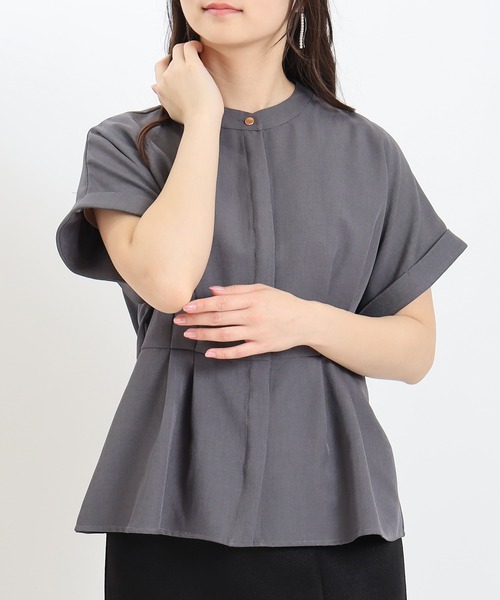 TRUDEA（トルディア）の「ドライタッチペプラムブラウス（シャツ/ブラウス・レディース・チャコールグレー/グレイッシュベージュ/ラベンダー・MEDIUM/LARGE）」の4枚目の写真