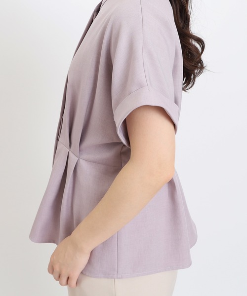 TRUDEA（トルディア）の「ドライタッチペプラムブラウス（シャツ/ブラウス・レディース・チャコールグレー/グレイッシュベージュ/ラベンダー・MEDIUM/LARGE）」の13枚目の写真