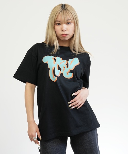 BASIS（ベイシス）の「ENAコラボTシャツ フロントロゴtシャツ 綿100% カットソー 半袖（Tシャツ/カットソー・レディース・ホワイト/カーキ/ブラック・SMALL/MEDIUM/LARGE/150）」の2枚目の写真