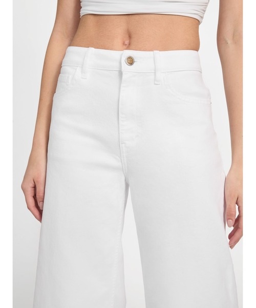 Guess（ゲス）の「BELLFLOWER Crop Wide Leg デニムパンツ（デニムパンツ・レディース・ホワイト・24inch/25inch/26inch/27inch）」の11枚目の写真