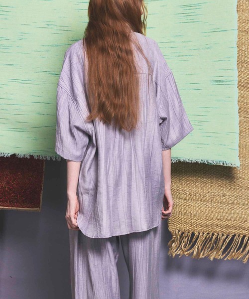 MAISON SPECIAL（メゾンスペシャル）の「《UNISEX》Sheer Linen Prime-Over Short Sleeve Shirt/シアーリネンプライムオーバーショートスリーブシャツ【MAISON SPECIAL/メゾンスペシャル】（シャツ/ブラウス・メンズ・パープル/グレー/ブラック・2/1）」の10枚目の写真