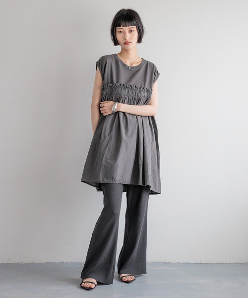 LOWRYS FARM（ローリーズファーム）の「ピグメントキリカエチュニック　451976（Tシャツ/カットソー・レディース・アイボリー/チャコールグレー・SHORT/LONG）」の9枚目の写真