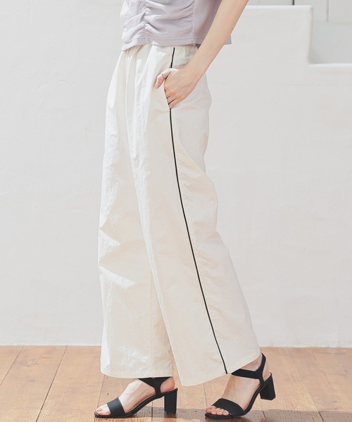 Honeys(ハニーズ)の「トラックパンツ(その他パンツ・レディース・ブラック/スモークピンク/ホワイト/ブラウン・M/LL/L/SS/S)」の2枚目の写真